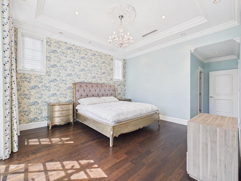 738 W 54th Avenue