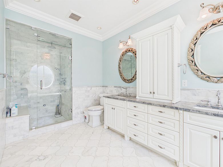 738 W 54th Avenue