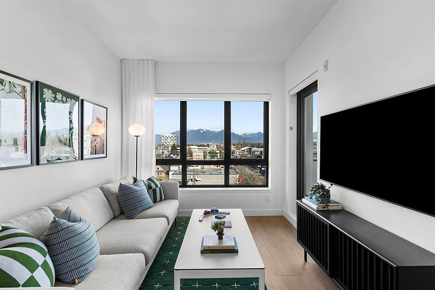 607 1680 E 12th Avenue