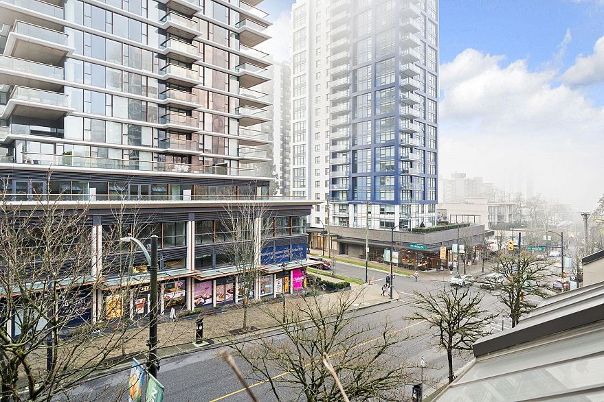 400 1455 Robson Street