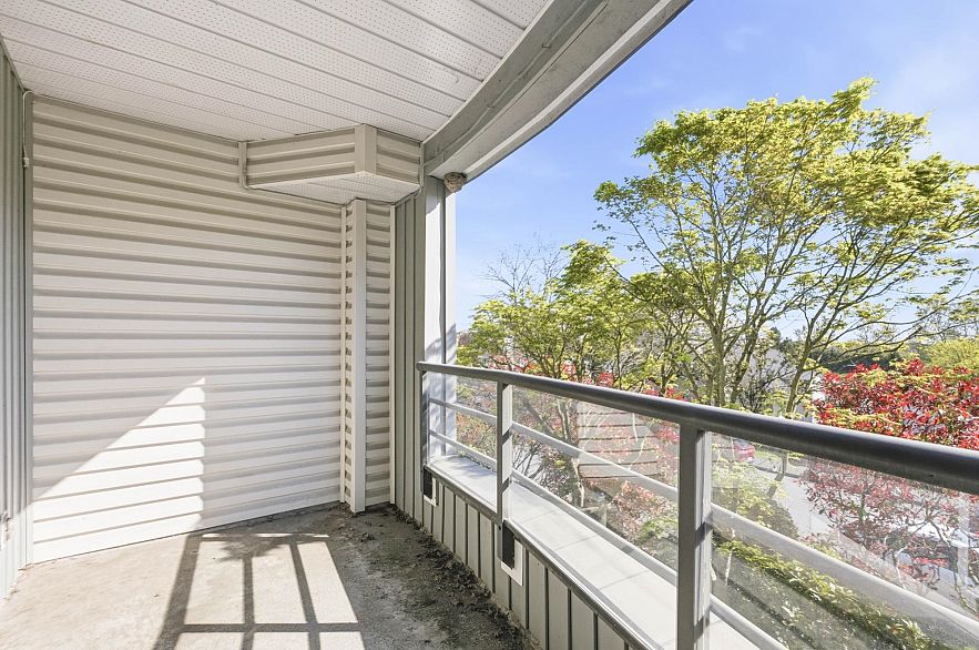 3 2150 SE Marine Drive