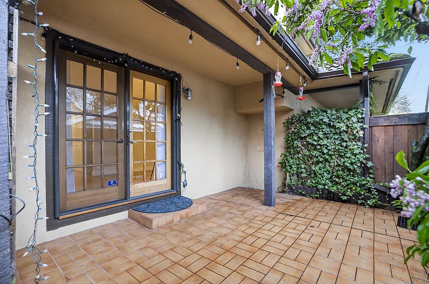 4 3301 W 16th Avenue