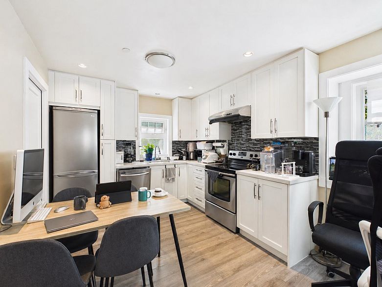 738 W 54th Avenue