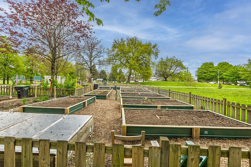 201 3939 Knight Street