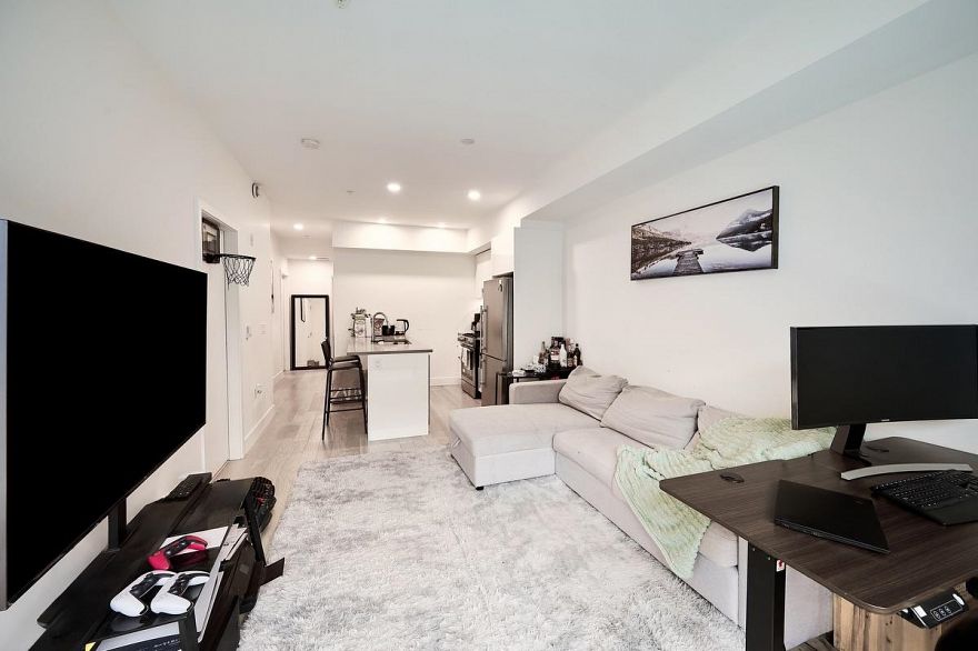 103 2666 Duke Street