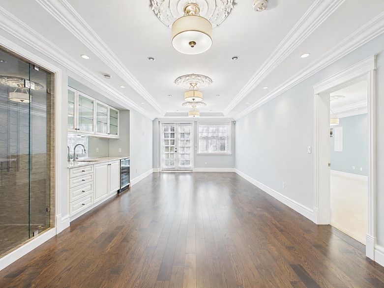 738 W 54th Avenue