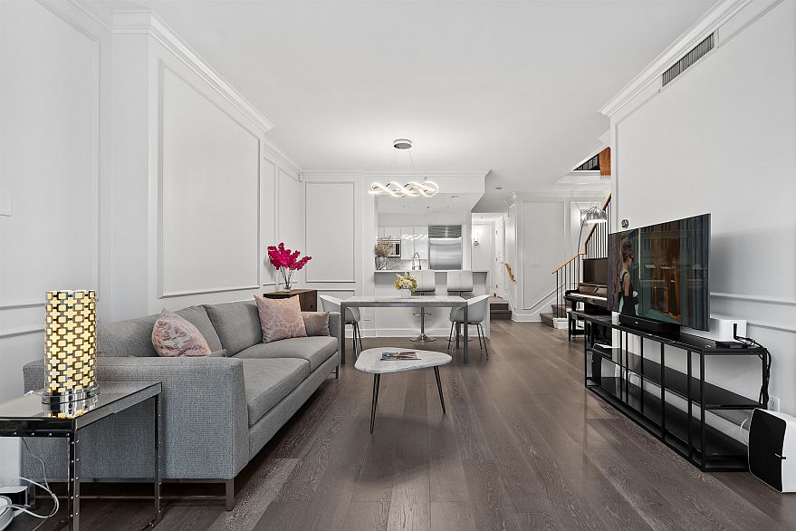 493 Broughton Street