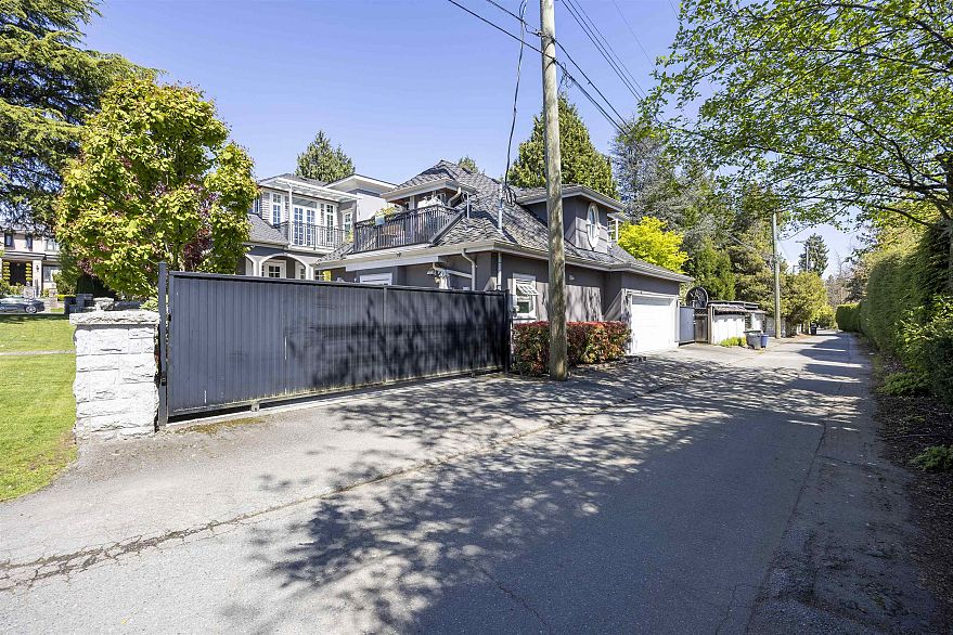 738 W 54th Avenue
