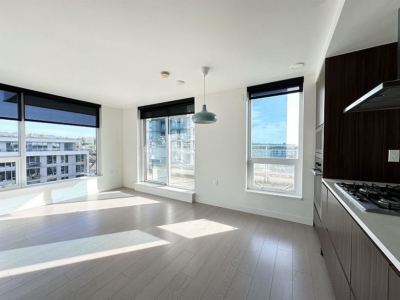 1009 455 SW Marine Drive