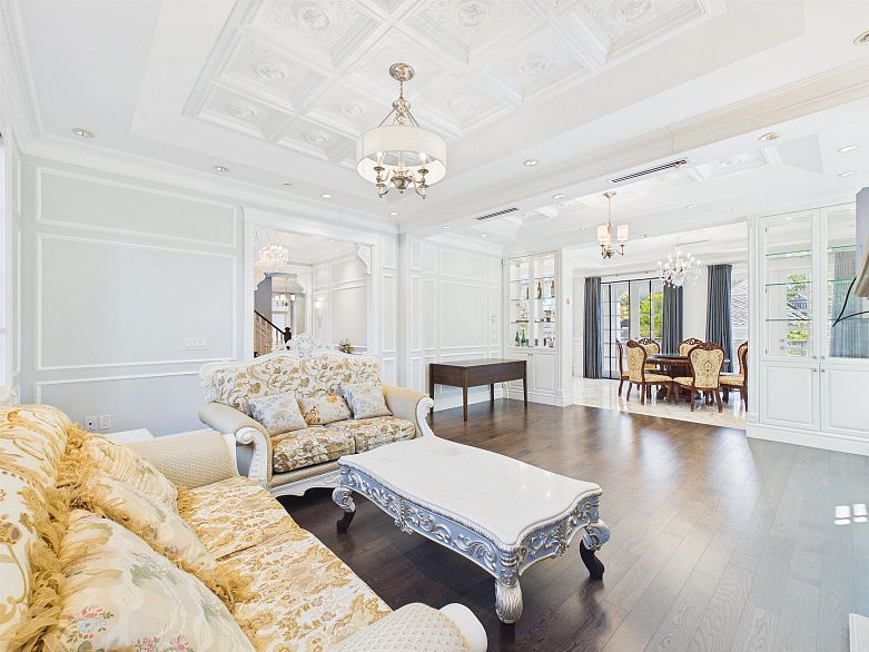 738 W 54th Avenue