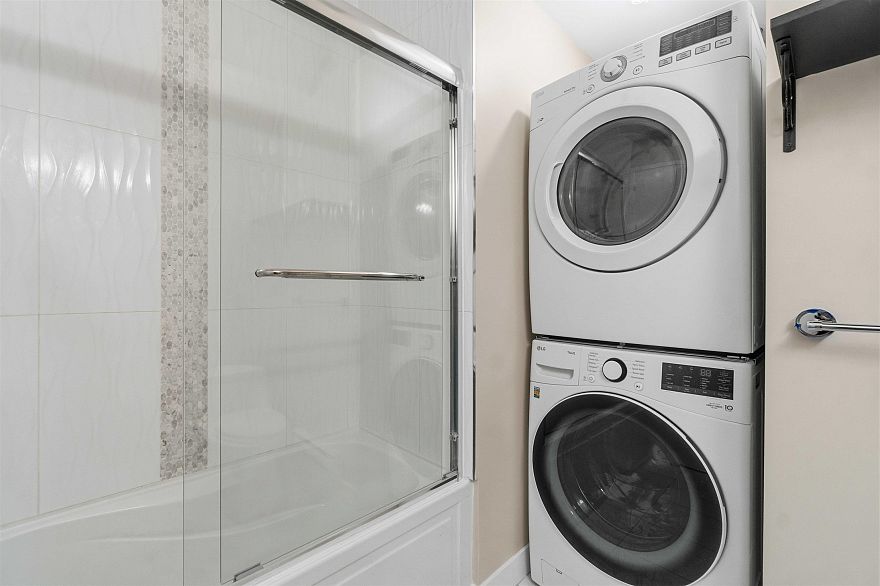 PH6 1838 Renfrew Street