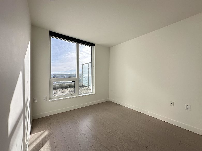 1009 455 SW Marine Drive