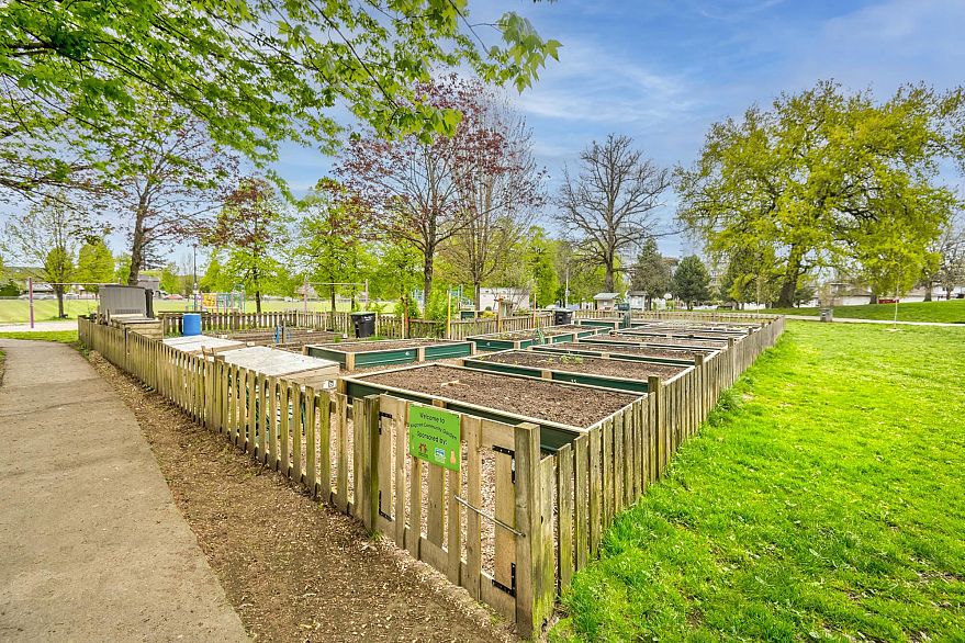 201 3939 Knight Street