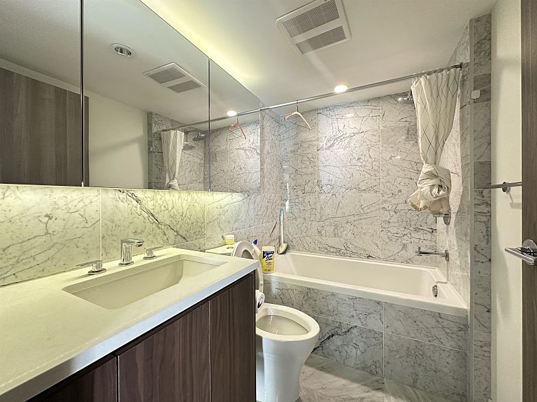 1009 455 SW Marine Drive
