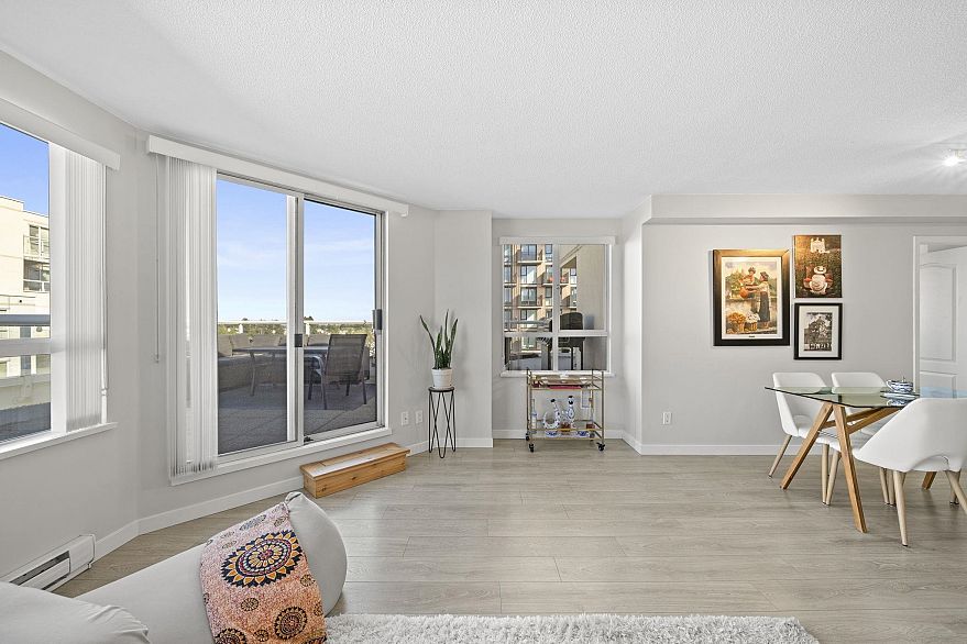 1208 3455 Ascot Place