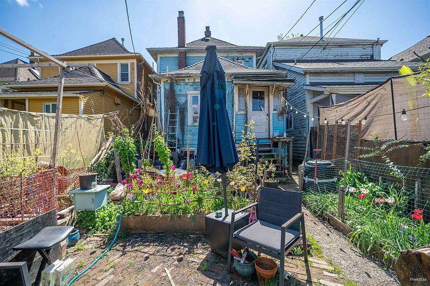 655 E Pender Street