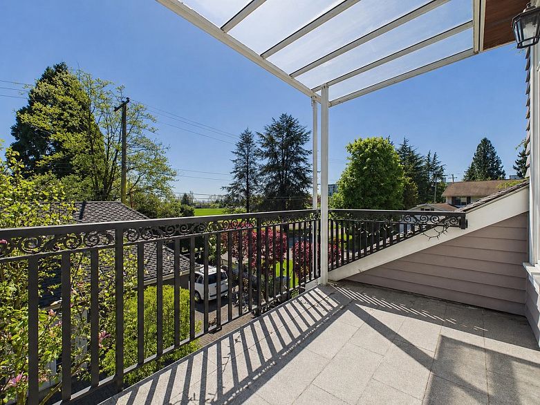 738 W 54th Avenue