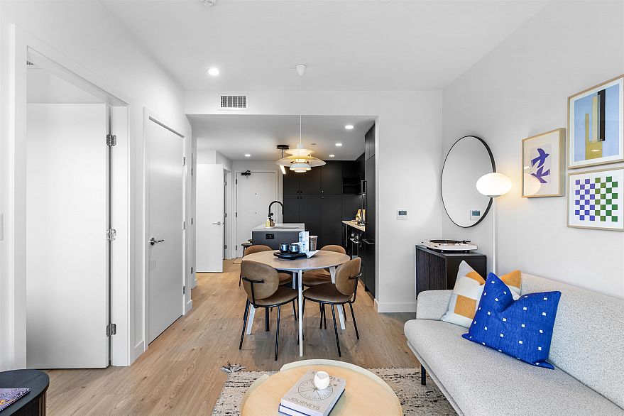 303 1680 E 12th Avenue