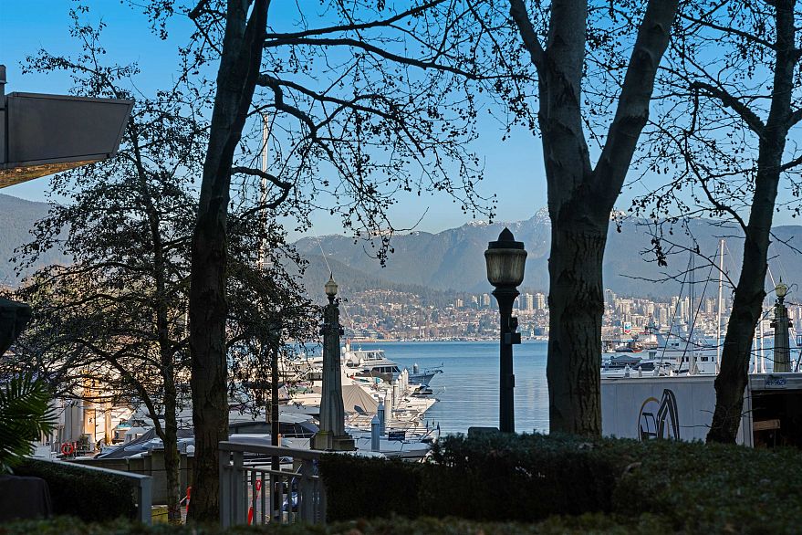 493 Broughton Street