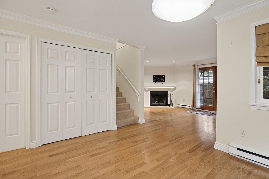 4 3301 W 16th Avenue