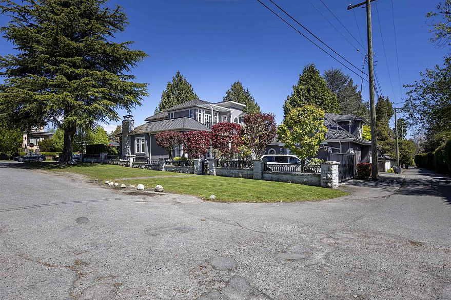 738 W 54th Avenue