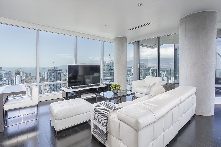 3402 1111 Alberni Street