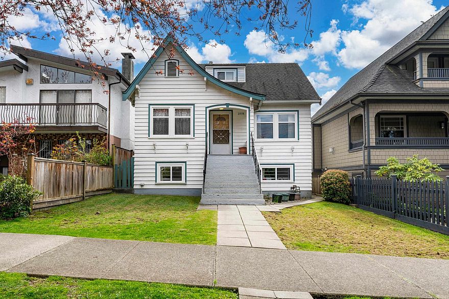 2578 Oxford Street
