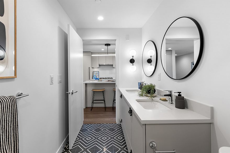 502 1680 E 12th Avenue