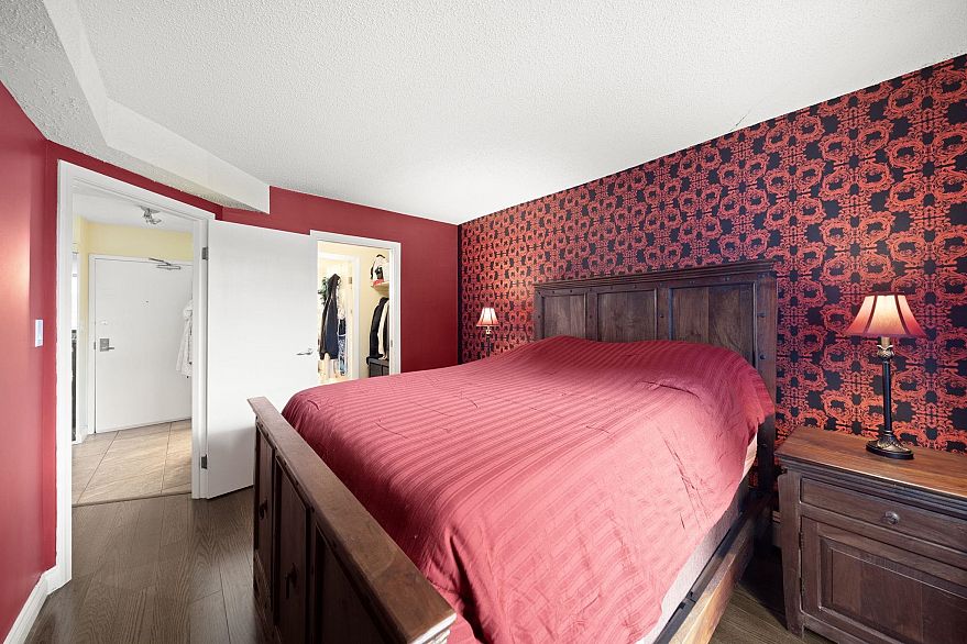 400 1455 Robson Street