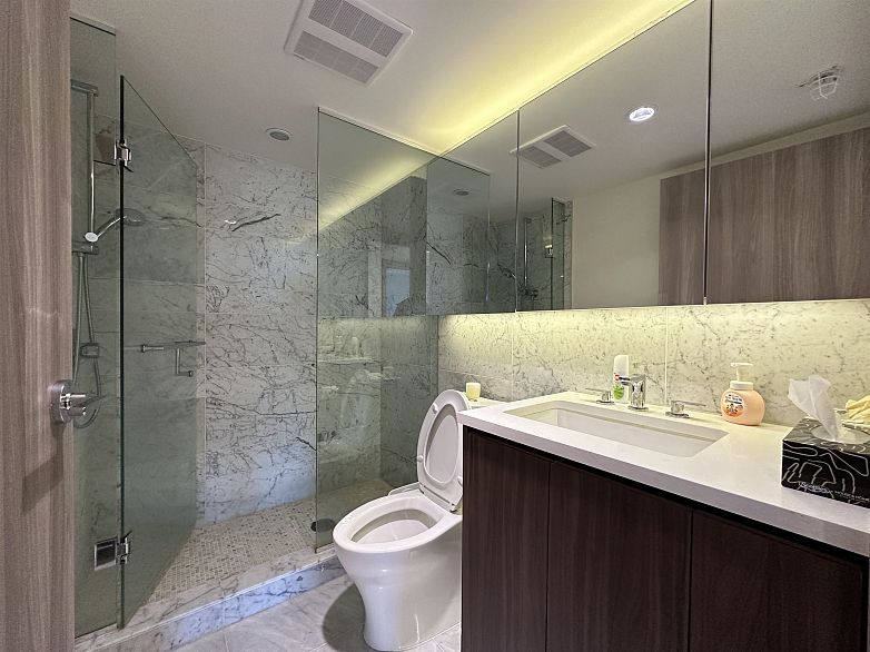 1009 455 SW Marine Drive