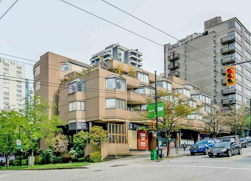 400 1455 Robson Street