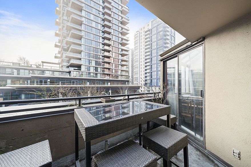 400 1455 Robson Street