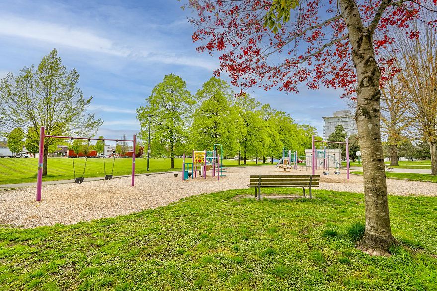 201 3939 Knight Street