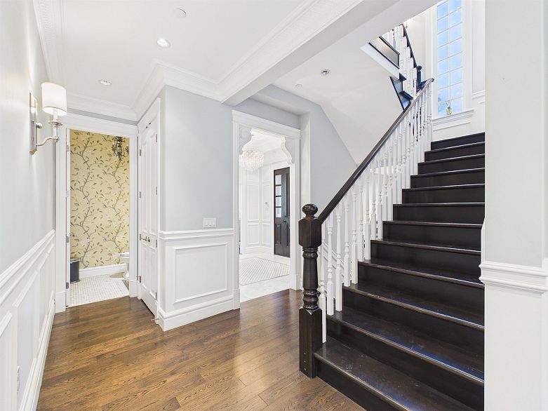 738 W 54th Avenue