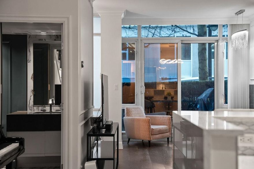 493 Broughton Street