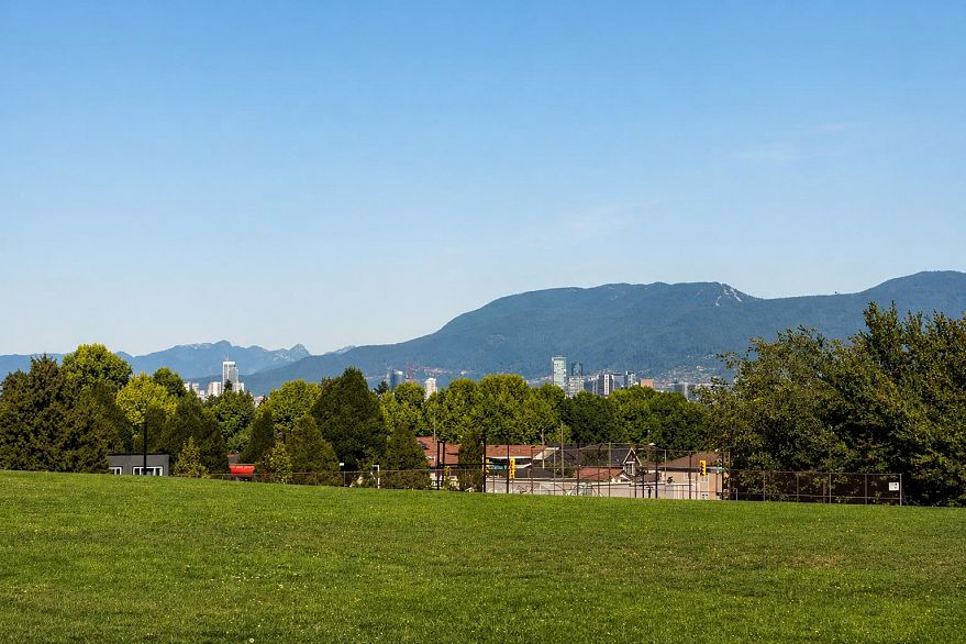 201 3939 Knight Street