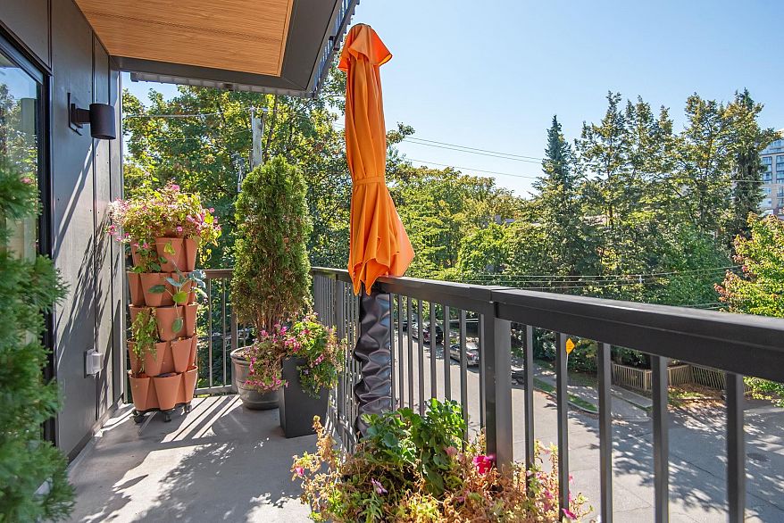 321 2520 Guelph Street