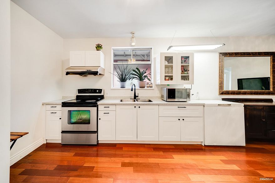 166 E 24th Avenue