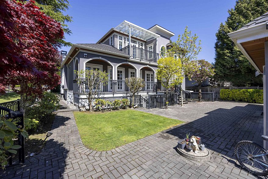 738 W 54th Avenue