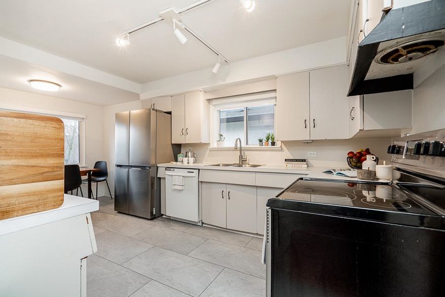 134 W 40th Avenue