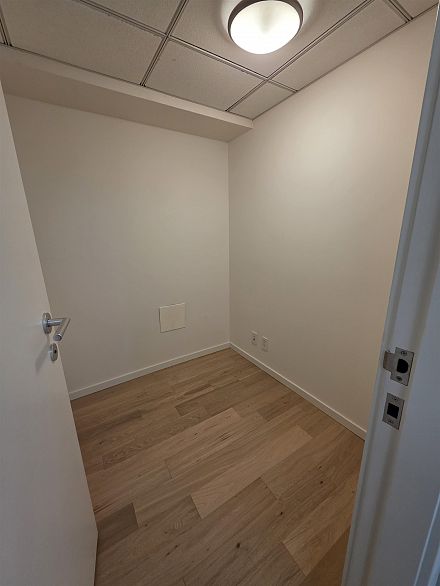 2706 1011 W Cordova Street