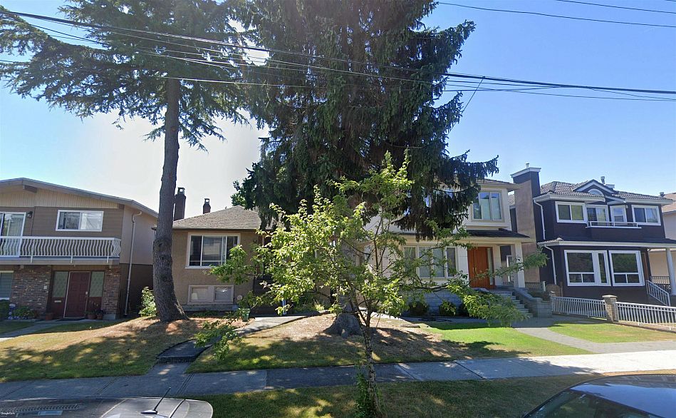 2876 W 18th Avenue