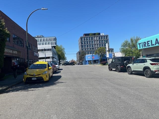 202 228 E 4th Avenue