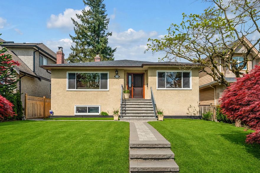 727 W 66th Avenue