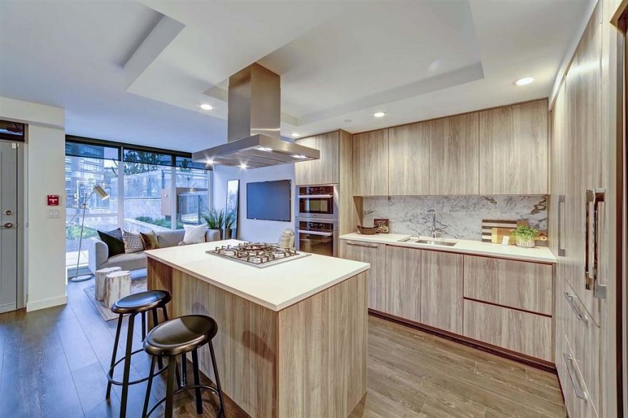 208 W 1st Avenue