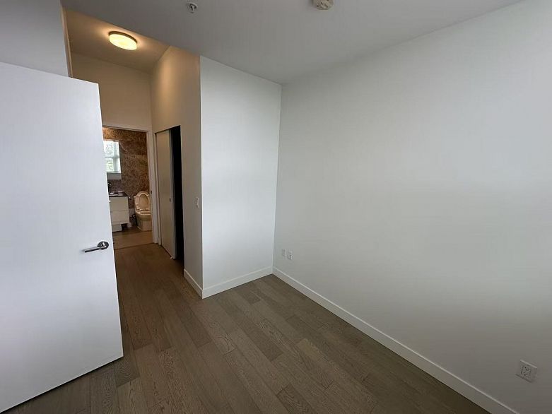 406 6733 Cambie Street