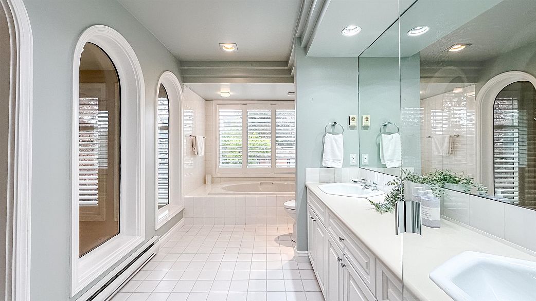 1737 W 16th Avenue