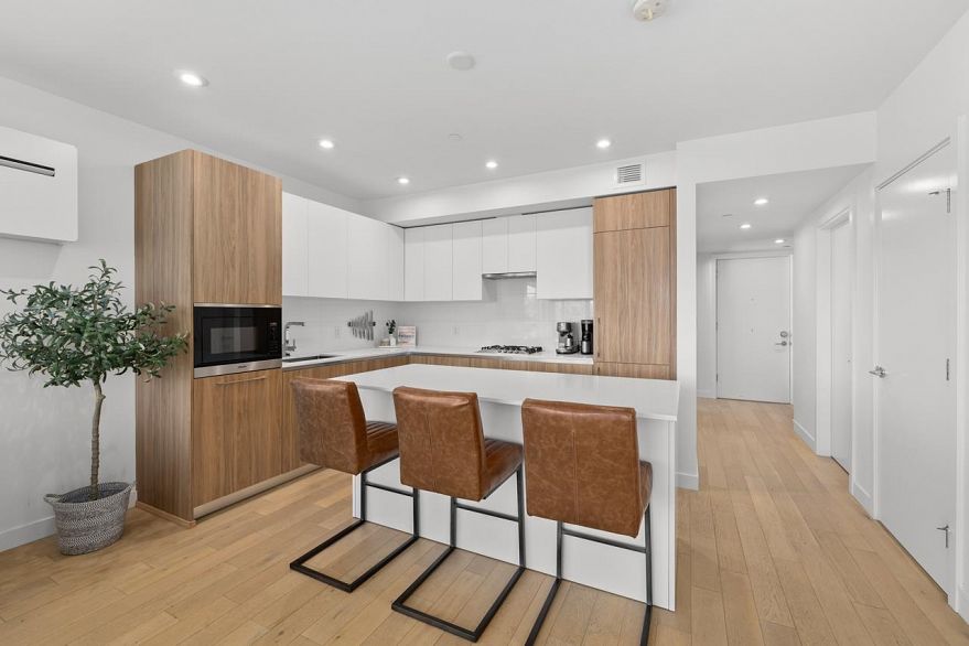 306 209 E 20th Avenue