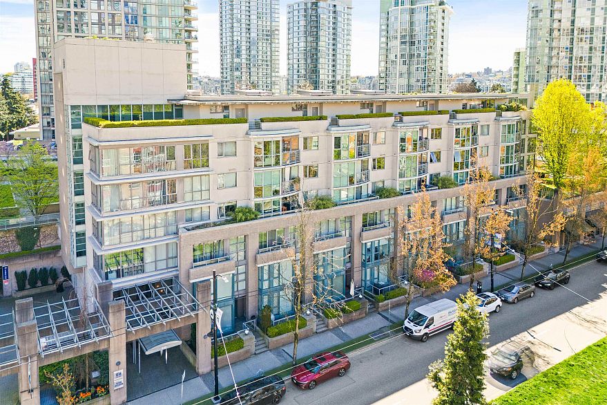 1028 Cambie Street