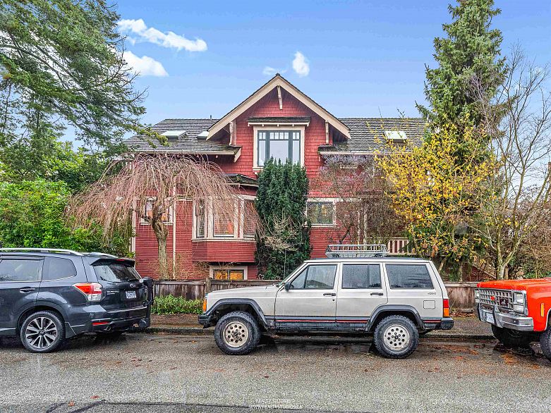 1747 Balaclava Street
